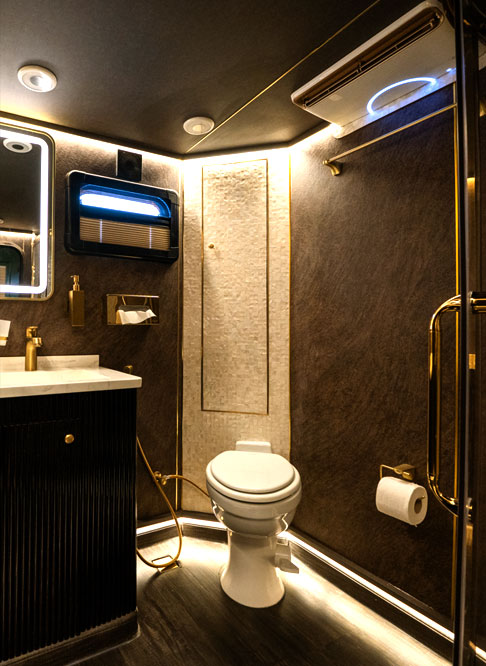 luxury mobile toilets Dubai